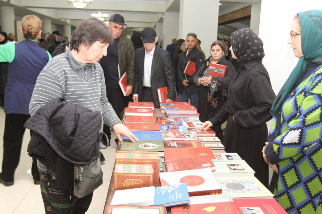 В Махачкале презентовали книгу Патимат Пайзулаевой «Помним СВОих»