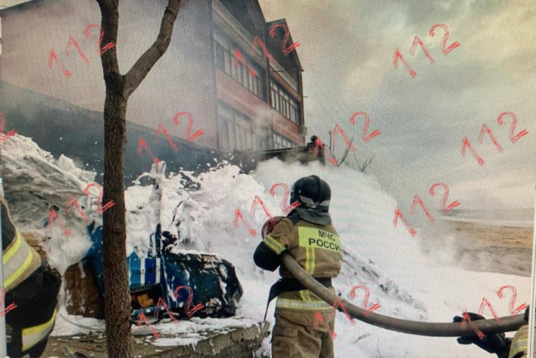 На фотографиях коттедж, на который рухнул вертолет в Дагестане На фотографиях коттедж, на который рухнул вертолет в Дагестане