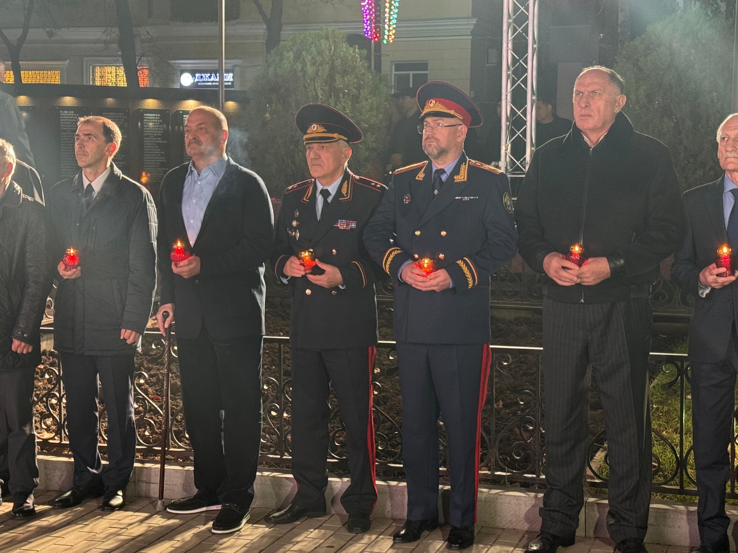 Руководство следственного управления почтило память погибших при исполнении долга сотрудников органов внутренних дел Руководство следственного управления почтило память погибших при исполнении долга сотрудников органов внутренних дел