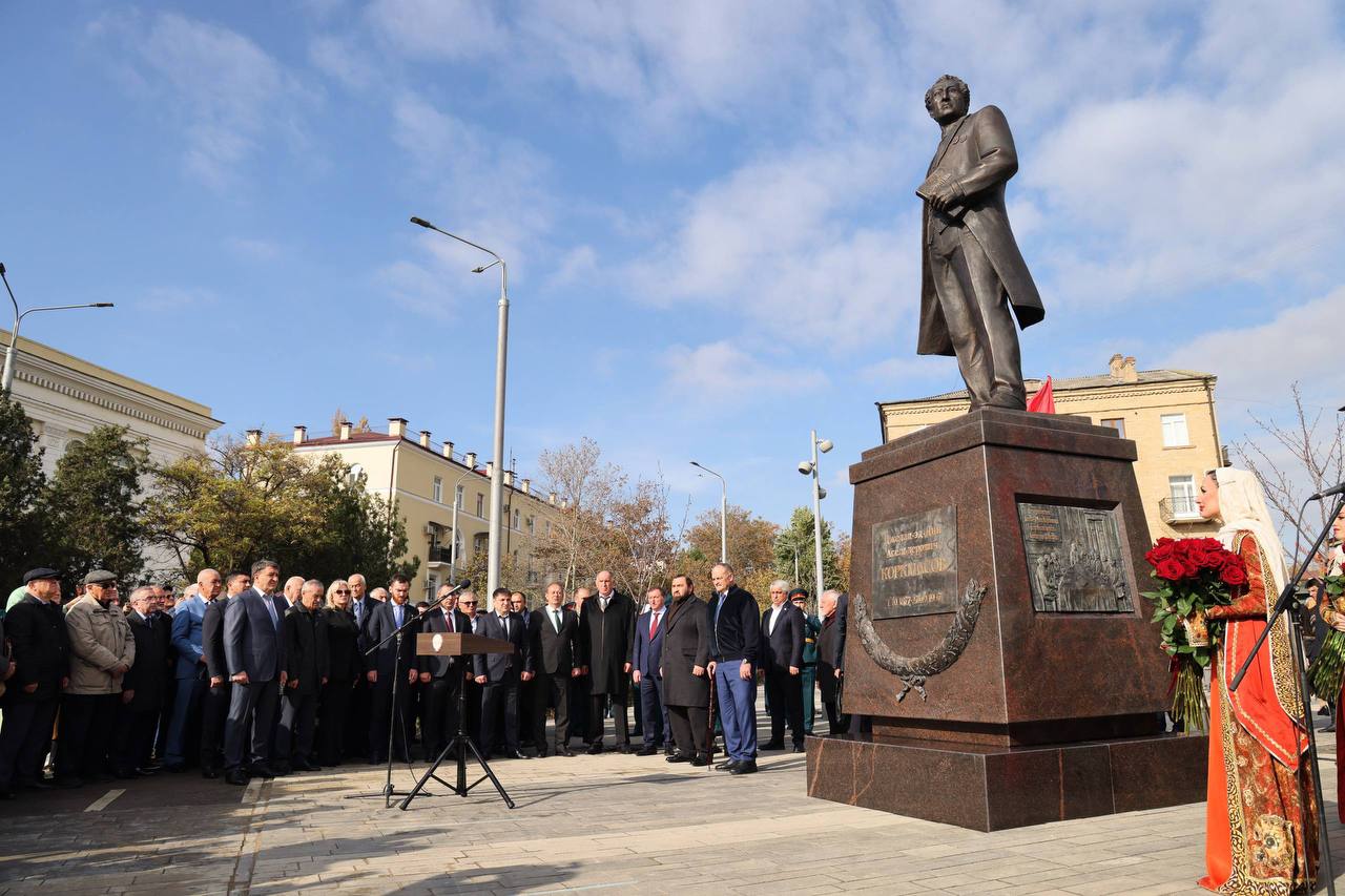 Открытие памятника первому руководителю Республики Дагестан Джелал-Эд-Дину Коркмасову Открытие памятника первому руководителю Республики Дагестан Джелал-Эд-Дину Коркмасову