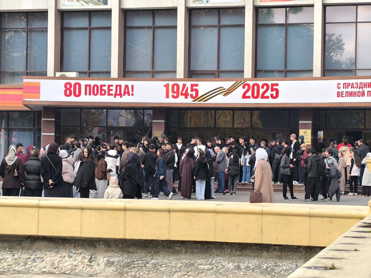 В Махачкале, в Доме дружбы, дан старт масштабному фестивалю Дружбы народов «Общий дом – Дагестан» В Махачкале, в Доме дружбы, дан старт масштабному фестивалю Дружбы народов «Общий дом – Дагестан»