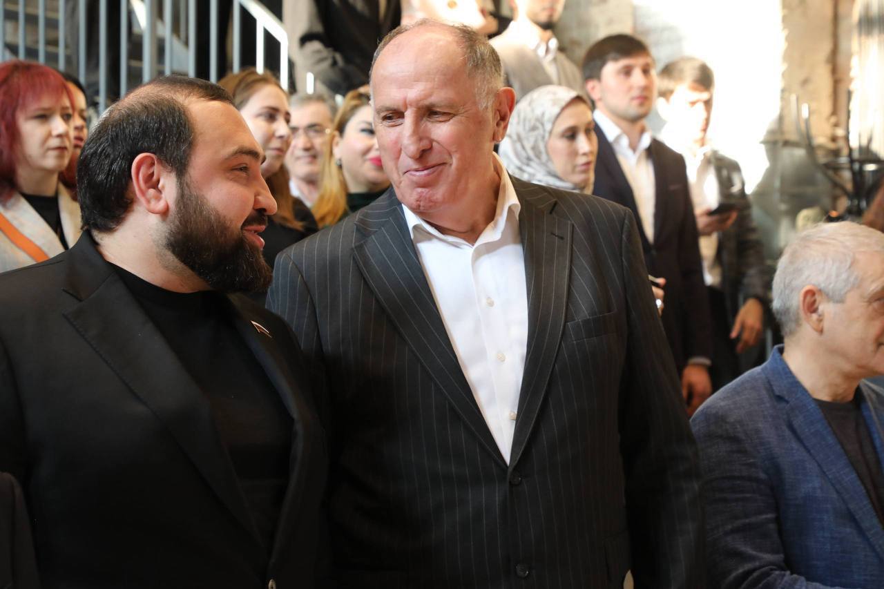 Рашид Акавов: «ЦУР стал стал важной частью нашего информационного поля в непростых условиях» Рашид Акавов: «ЦУР стал стал важной частью нашего информационного поля в непростых условиях»