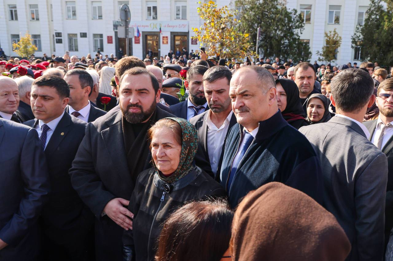 Открытие памятника первому руководителю Республики Дагестан Джелал-Эд-Дину Коркмасову