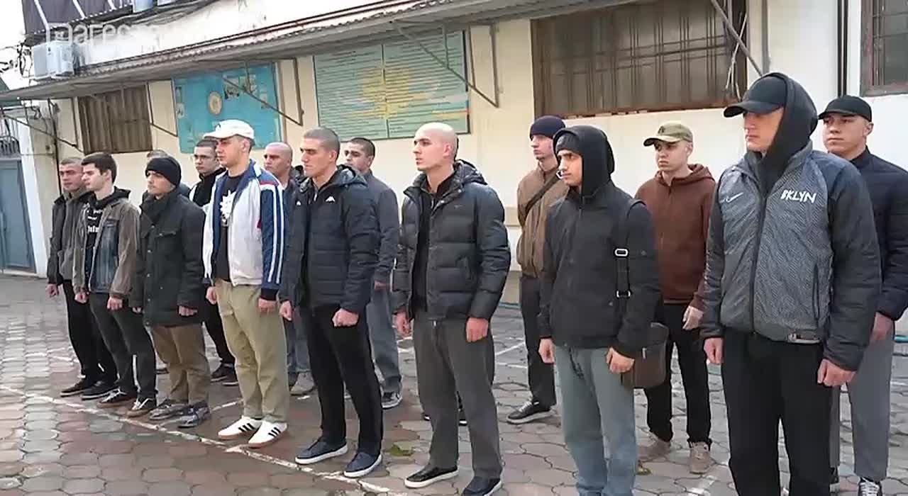 13 новобранцев отправились проходить срочную службу