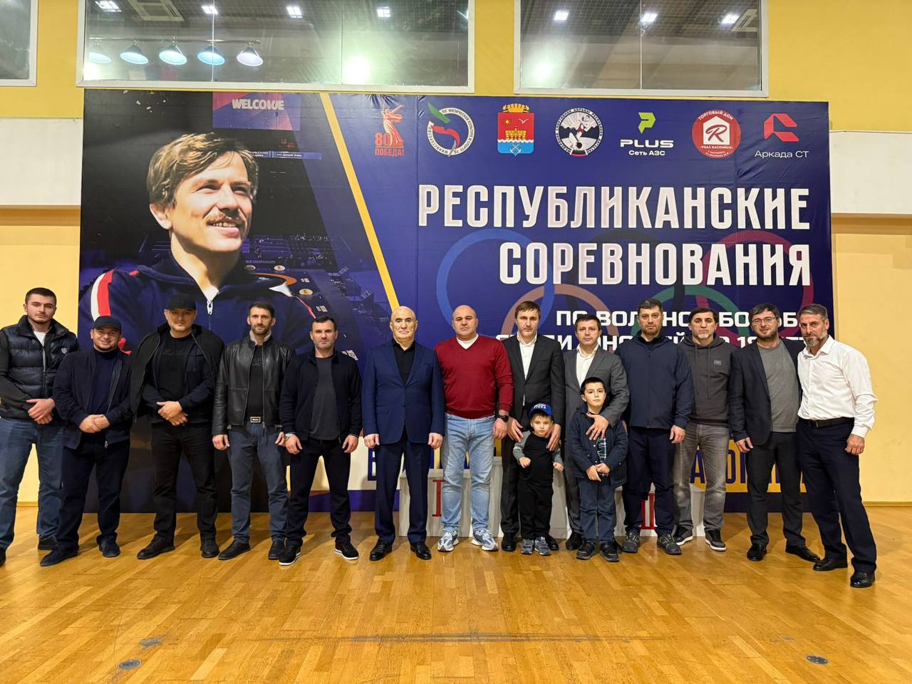 В Каспийске стартовали Республиканские соревнования по вольной борьбе памяти Владимира Юмина