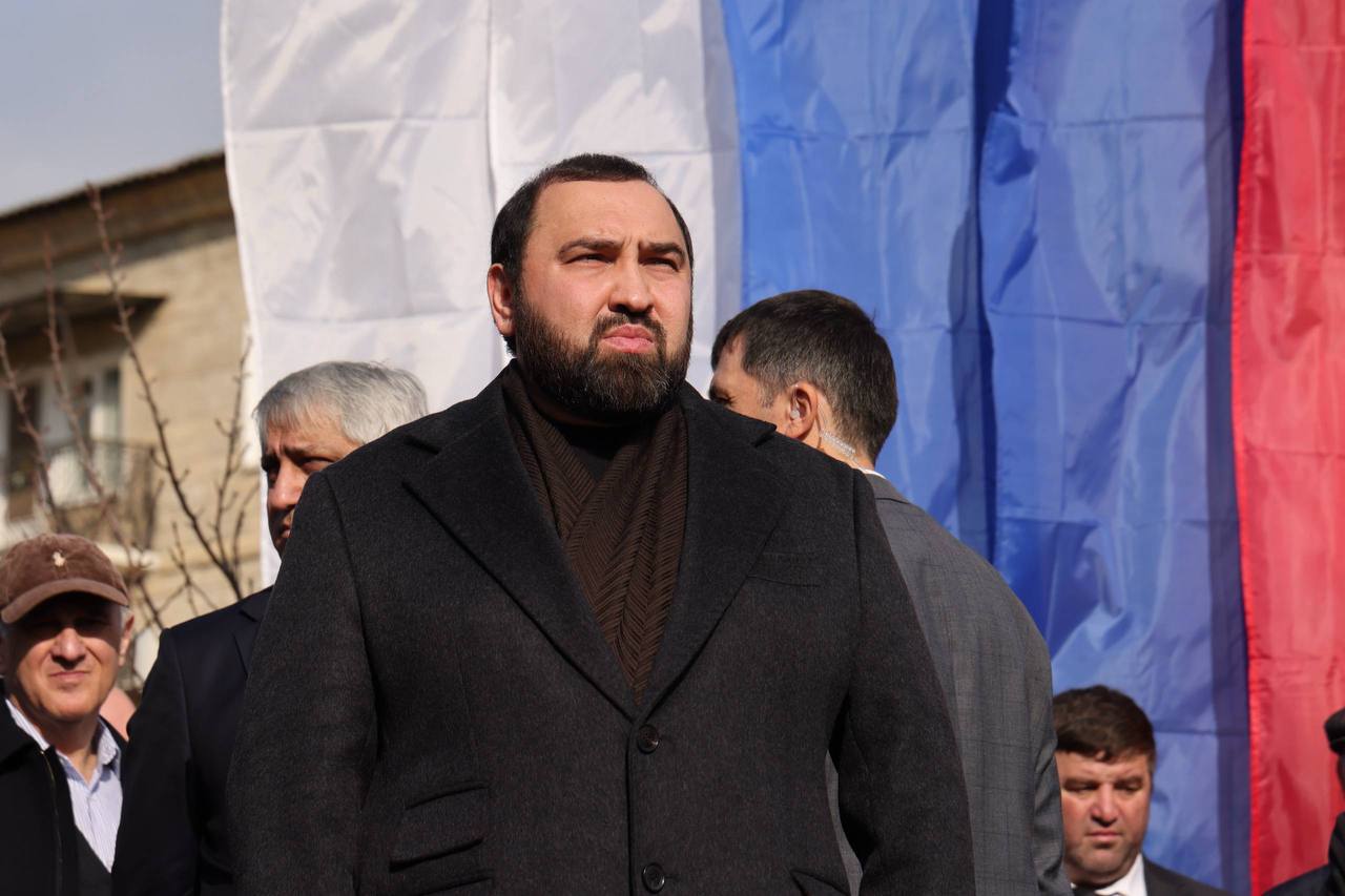 Открытие памятника первому руководителю Республики Дагестан Джелал-Эд-Дину Коркмасову Открытие памятника первому руководителю Республики Дагестан Джелал-Эд-Дину Коркмасову