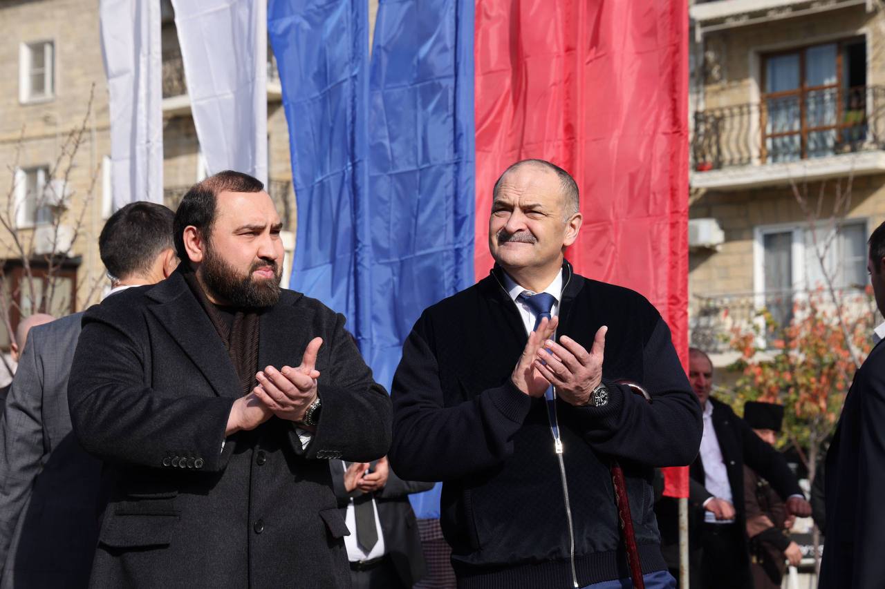 Открытие памятника первому руководителю Республики Дагестан Джелал-Эд-Дину Коркмасову Открытие памятника первому руководителю Республики Дагестан Джелал-Эд-Дину Коркмасову