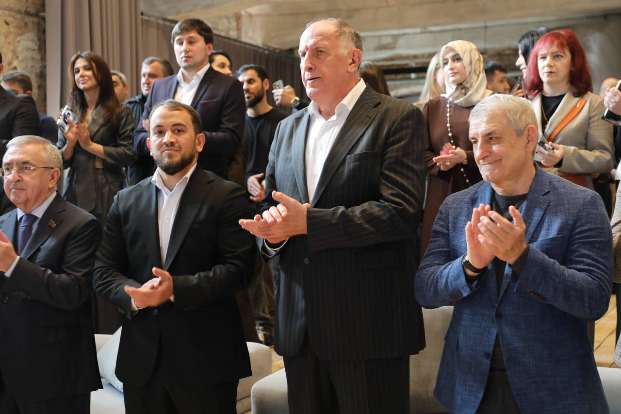 Рашид Акавов: «ЦУР стал стал важной частью нашего информационного поля в непростых условиях» Рашид Акавов: «ЦУР стал стал важной частью нашего информационного поля в непростых условиях»