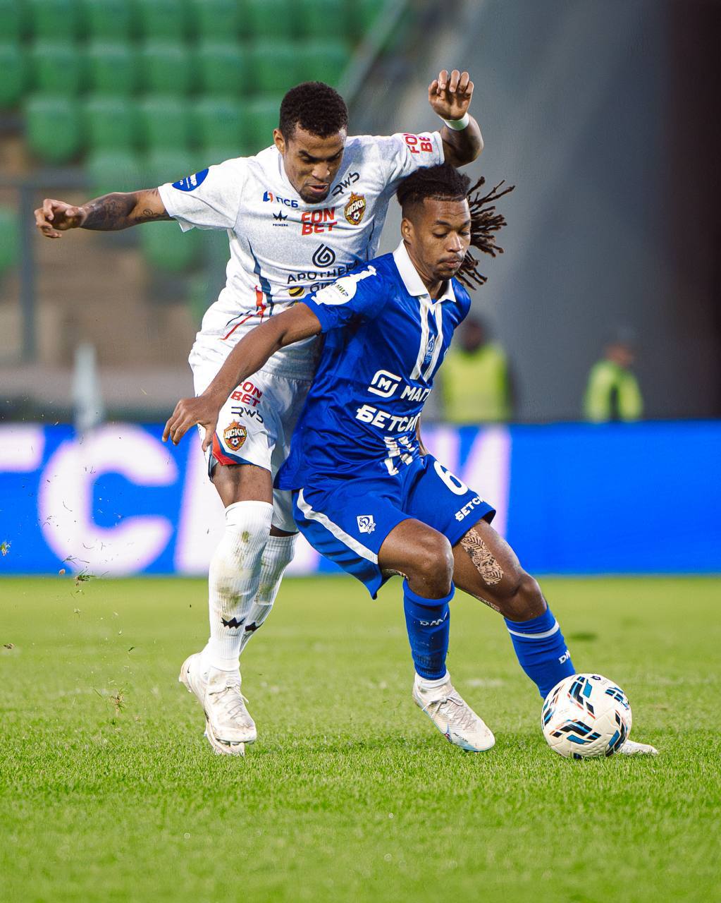 Московский ЦСКА обыграл махачкалинское "Динамо" в матче 15-го тура чемпионата России по футболу Московский ЦСКА обыграл махачкалинское "Динамо" в матче 15-го тура чемпионата России по футболу