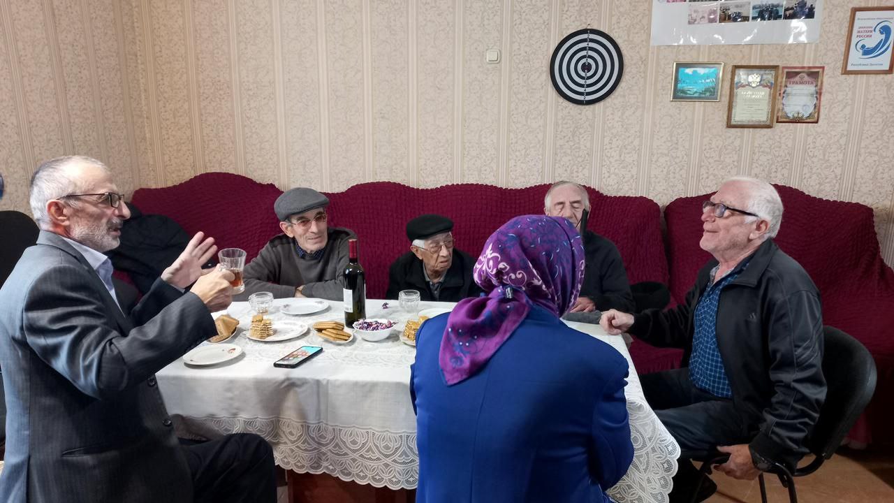 Сотрудники библиотеки филиала №2 ЦБС им. Ф. Алиевой в рамках клуба «Осенний возраст» провели мероприятие, посвященное Дню Октябрьской революции Сотрудники библиотеки филиала №2 ЦБС им. Ф. Алиевой в рамках клуба «Осенний возраст» провели мероприятие, посвященное Дню Октябрьской революции