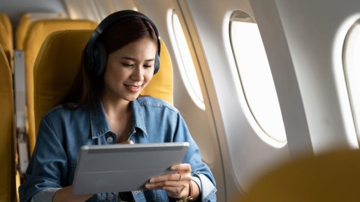 Места у окон — далеко не самые лучшие в самолете: бортпроводники устали молчать