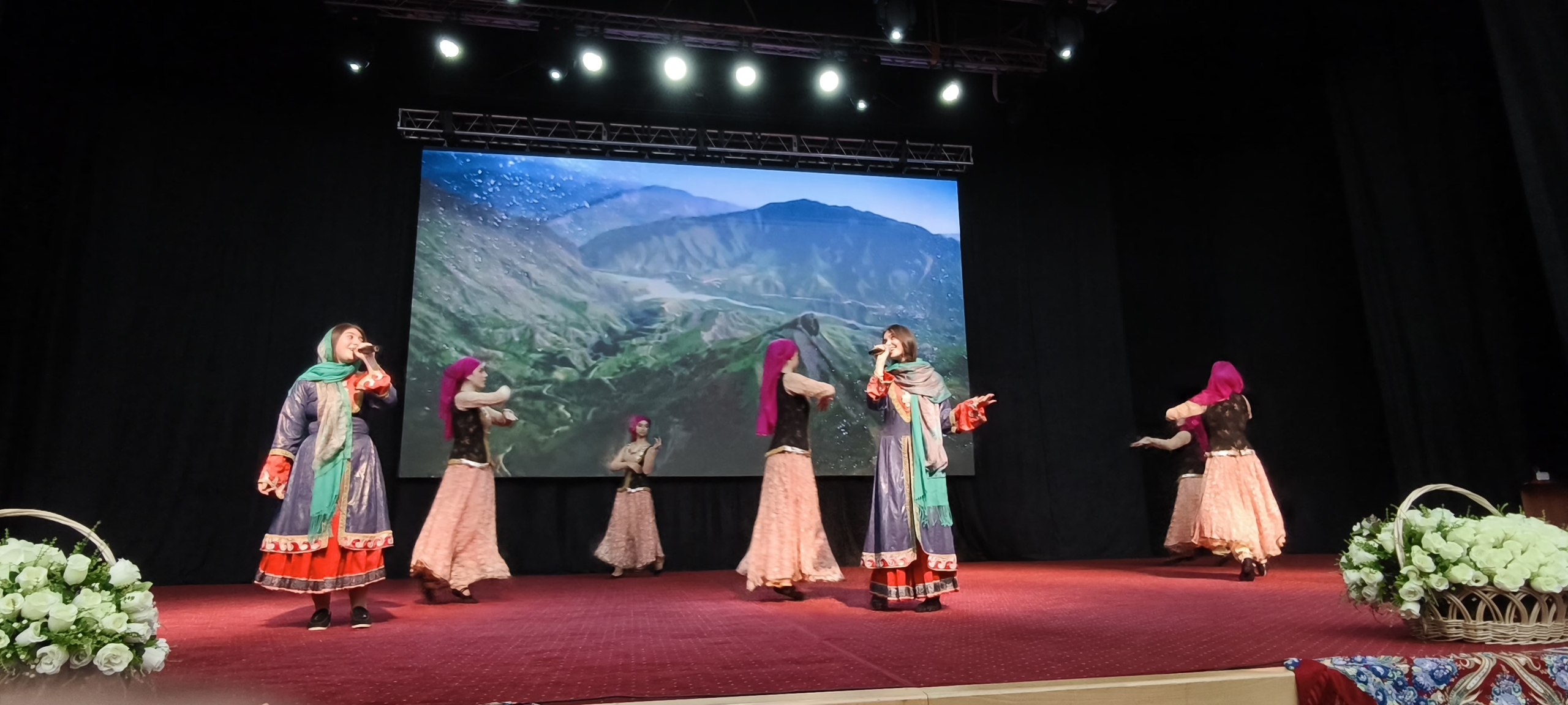 «Общий дом – Дагестан». В Махачкале прошел масштабный фестиваль дружбы народов «Общий дом – Дагестан». В Махачкале прошел масштабный фестиваль дружбы народов