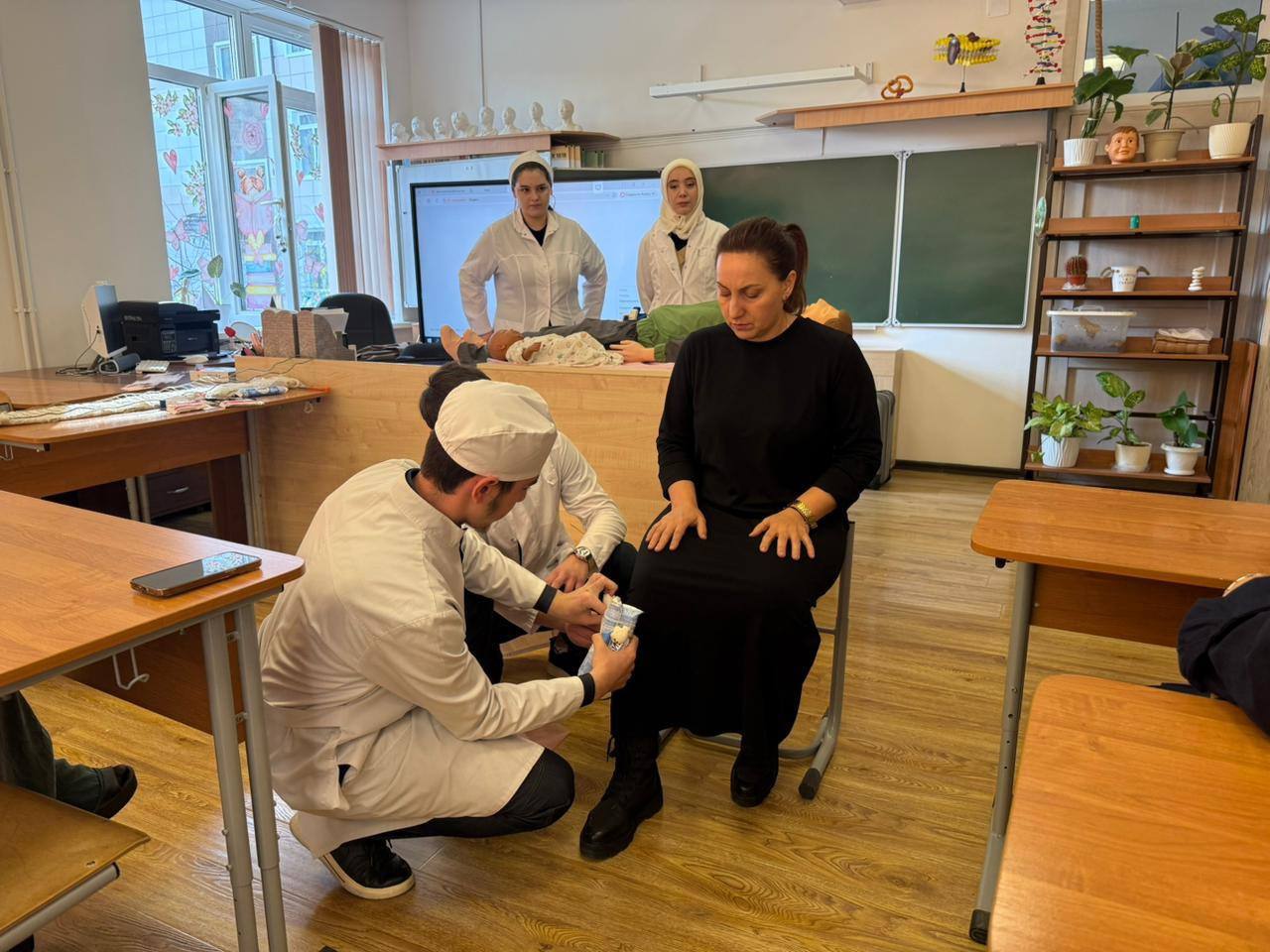 В Хасавюрте продолжается системное обучение по оказанию первой помощи В Хасавюрте продолжается системное обучение по оказанию первой помощи