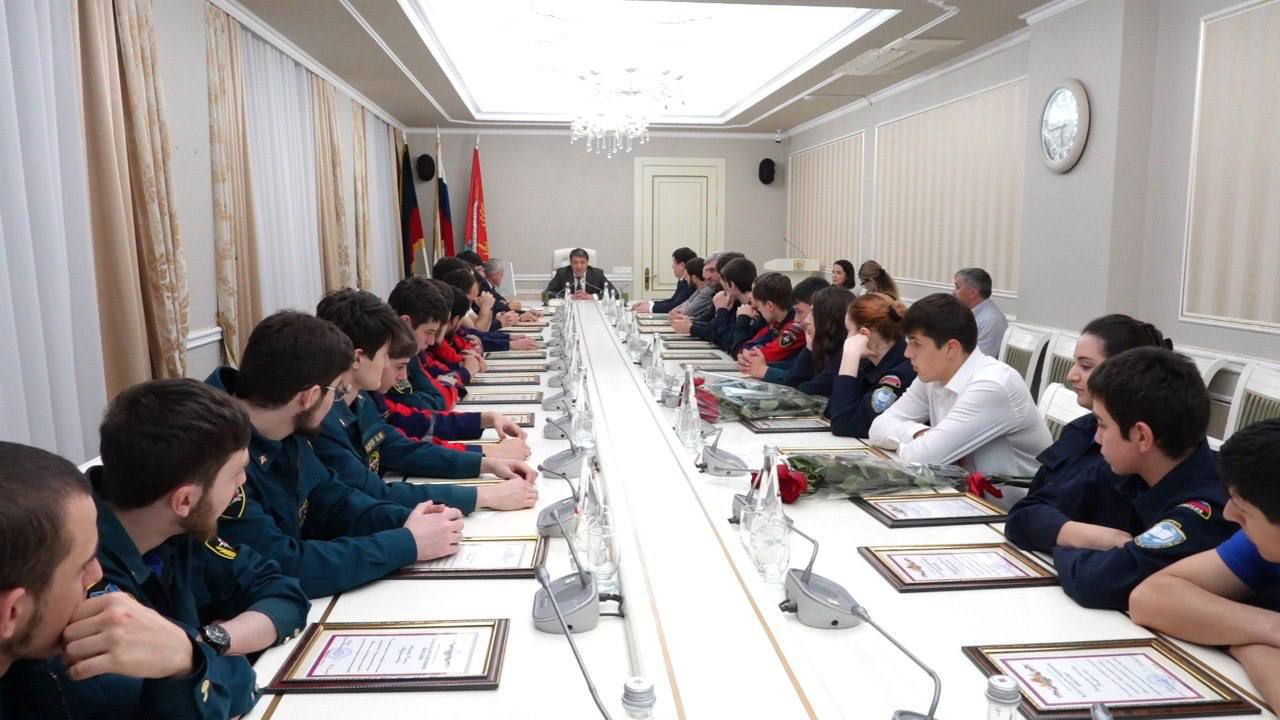 «Эти люди — настоящие герои нашего времени» «Эти люди — настоящие герои нашего времени»