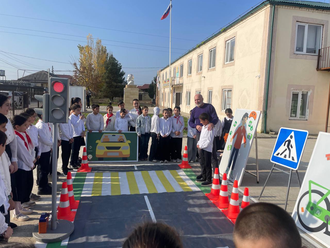 «Лаборатория безопасности» побывала в Джемикентской школе «Лаборатория безопасности» побывала в Джемикентской школе