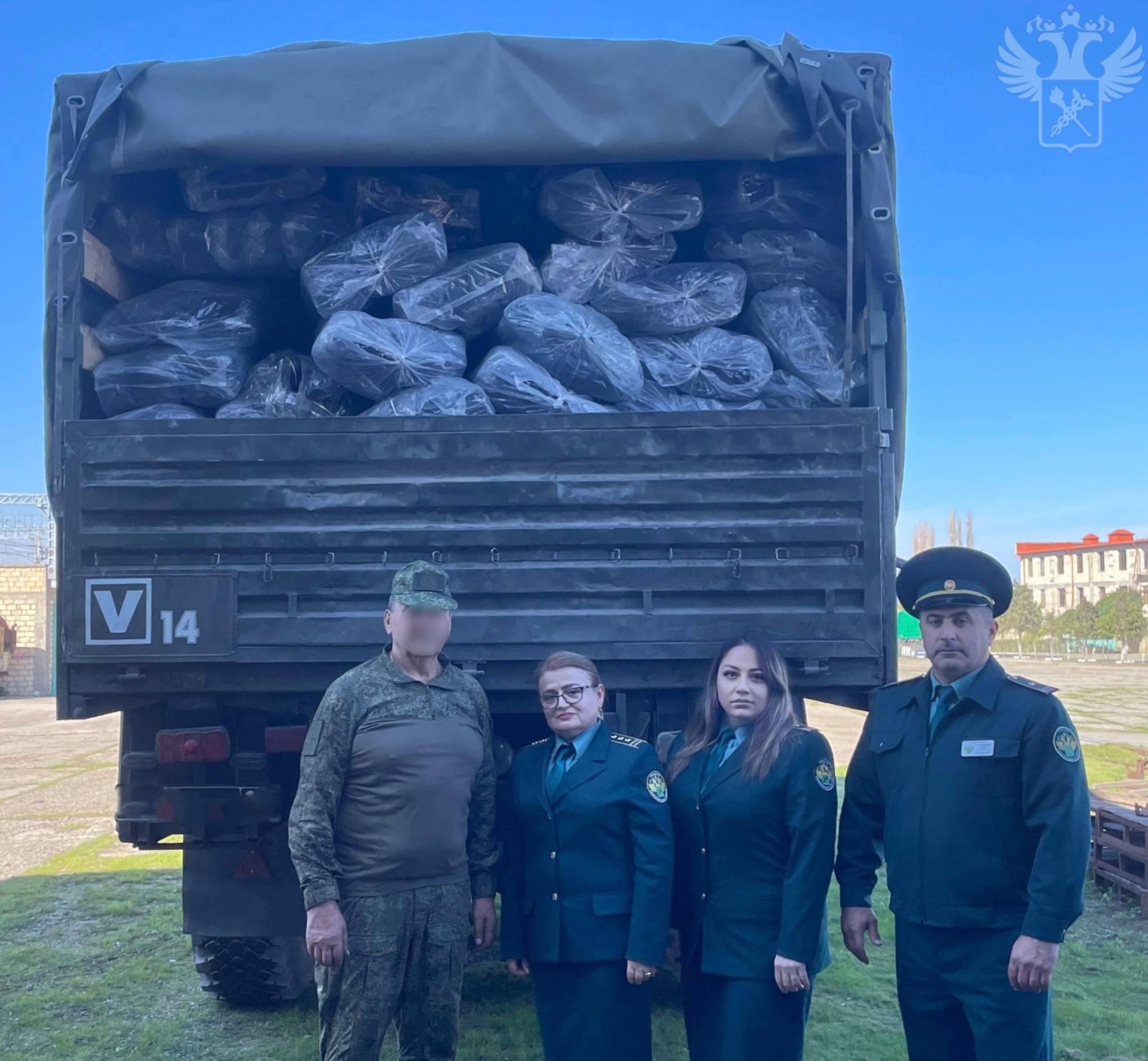 Дагестанские таможенники передали конфискованные товары для нужд СВО