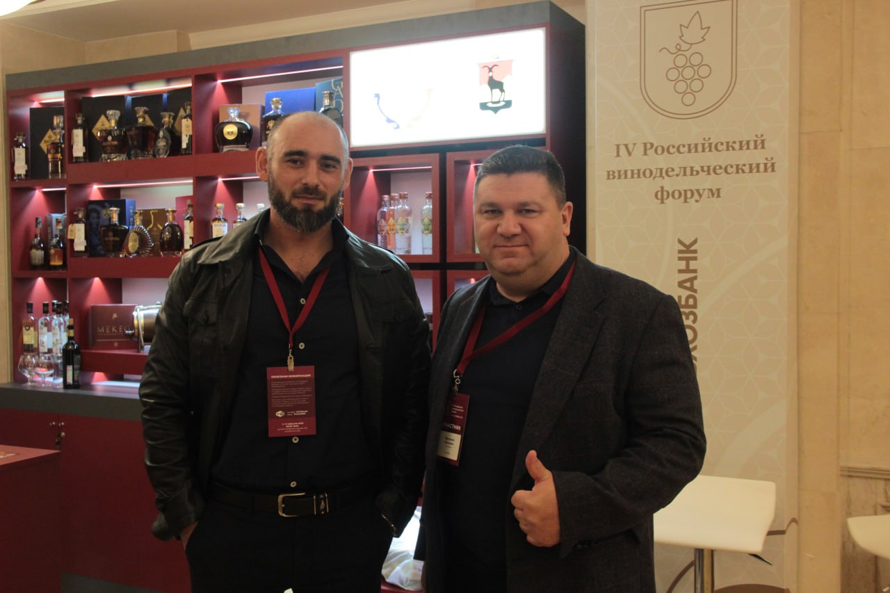 Все слышали о коньячной продукции Дербентского коньячного комбината, но только любители вина знают, что ДКК также производит достойные вина Все слышали о коньячной продукции Дербентского коньячного комбината, но только любители вина знают, что ДКК также производит достойные вина