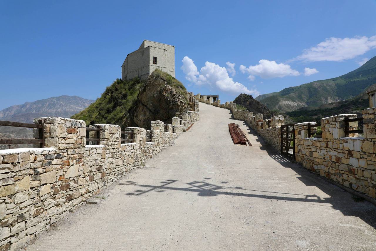 Историко-мемориальный комплекс “Ахульго” стал серебряным призером конкурсной программы фестиваля «Зодчество. Россия. 2025» Историко-мемориальный комплекс “Ахульго” стал серебряным призером конкурсной программы фестиваля «Зодчество. Россия. 2025»