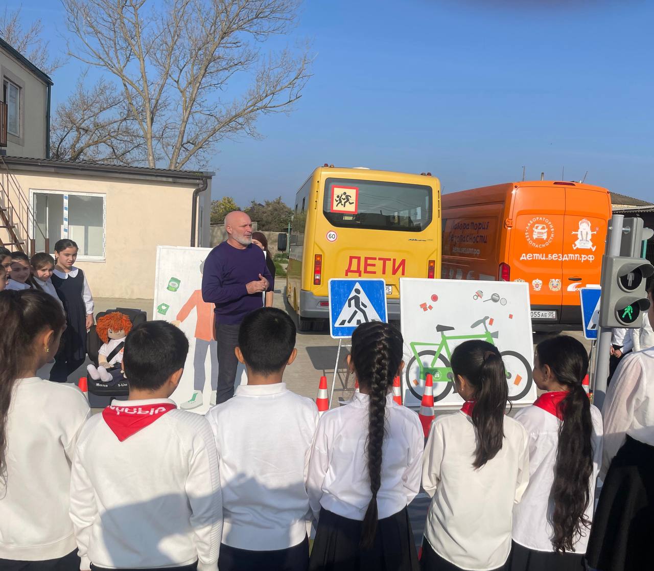 «Лаборатория безопасности» побывала в Джемикентской школе «Лаборатория безопасности» побывала в Джемикентской школе