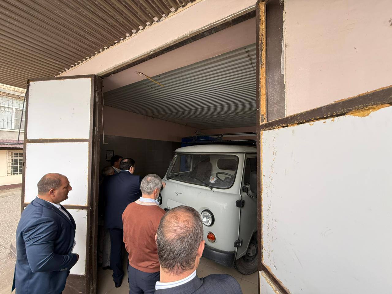 Глава города Махачкалы Джамбулат Салавов посетил Управление по делам гражданской обороны и чрезвычайным ситуациям администрации столицы Глава города Махачкалы Джамбулат Салавов посетил Управление по делам гражданской обороны и чрезвычайным ситуациям администрации столицы