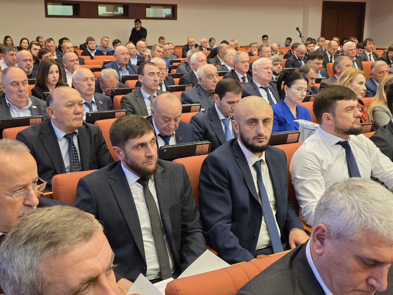 На публичных слушаниях по проекту закона "О республиканском бюджете Республики Дагестан на 2026 год и на плановый период до 2027 и 2028 годов" присутствуют участники республиканской кадровой программы "Доблесть гор" На публичных слушаниях по проекту закона "О республиканском бюджете Республики Дагестан на 2026 год и на плановый период до 2027 и 2028 годов" присутствуют участники республиканской кадровой программы "Доблесть гор"