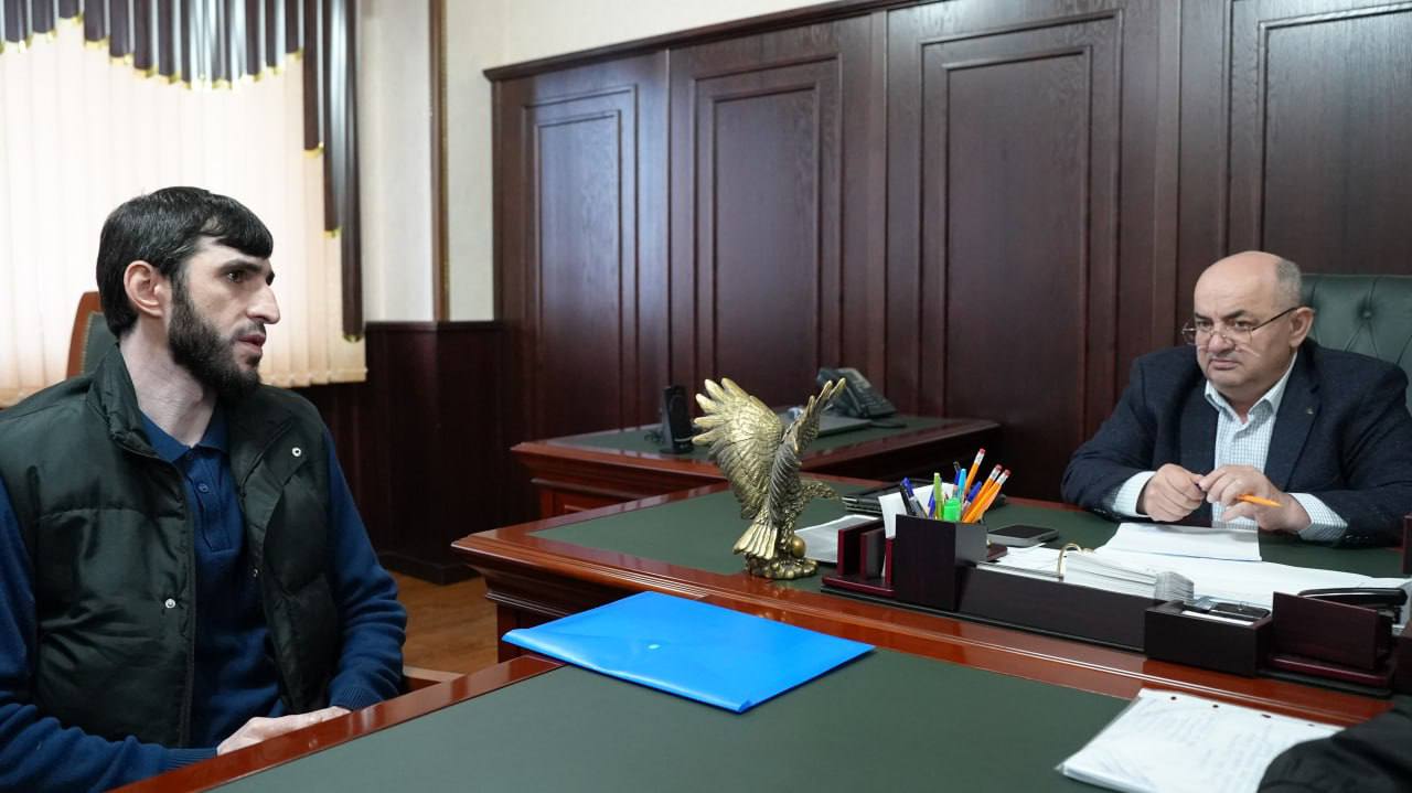 В мэрии Хасавюрта состоялся еженедельный приём граждан В мэрии Хасавюрта состоялся еженедельный приём граждан