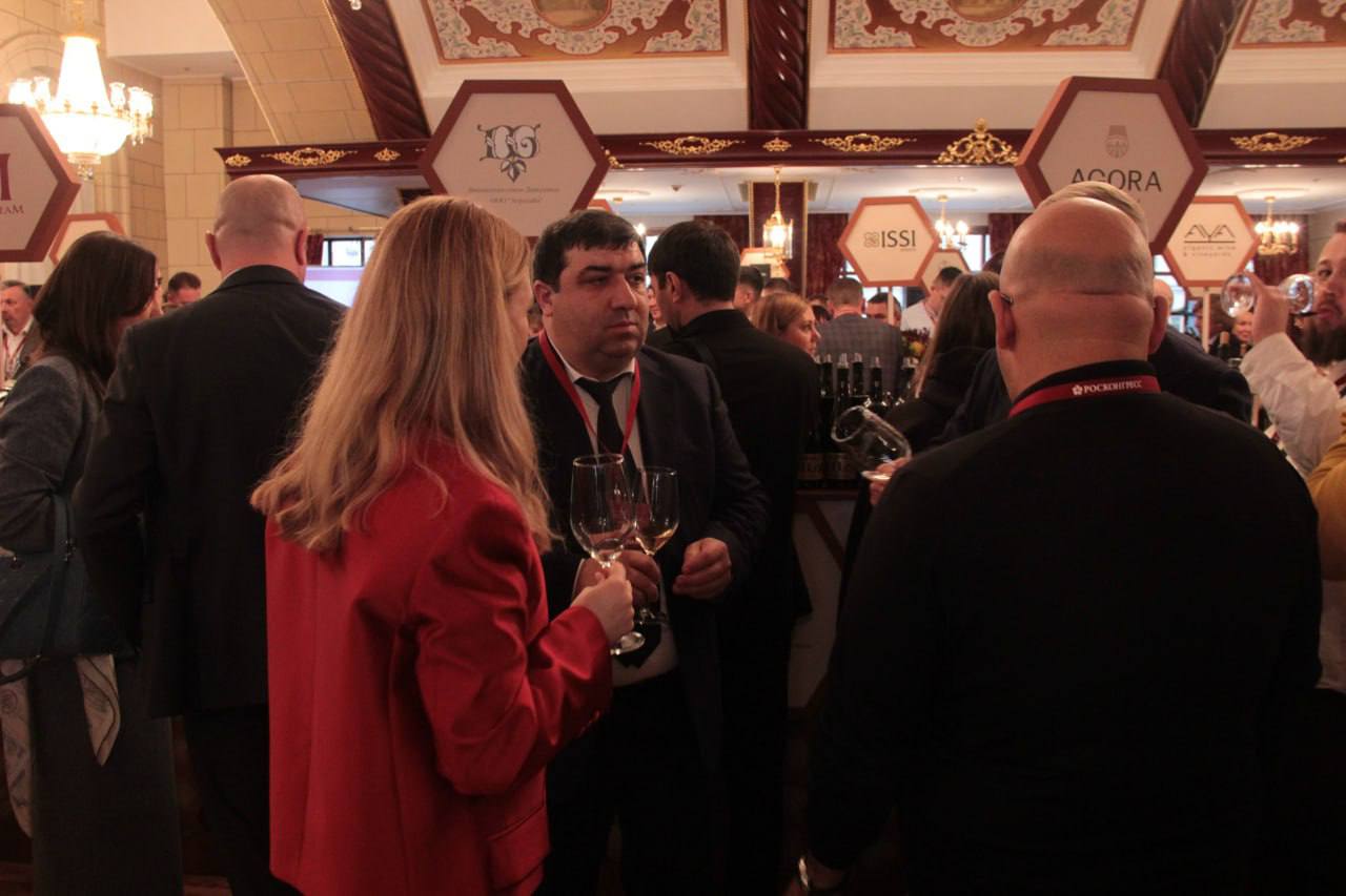 Заместитель председателя Комитета по виноградарству и алкогольному регулированию РД Ахмед Ахмедов прокомментировал участие региона в IV Российском винодельческом форуме Заместитель председателя Комитета по виноградарству и алкогольному регулированию РД Ахмед Ахмедов прокомментировал участие региона в IV Российском винодельческом форуме