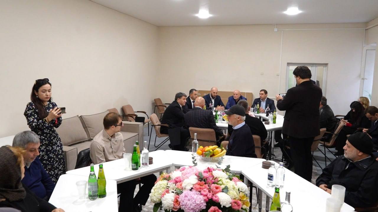 Эмилия Шахабутиновна: В Международный день слепых мэр поддержал махачкалинских общественников Эмилия Шахабутиновна: В Международный день слепых мэр поддержал махачкалинских общественников