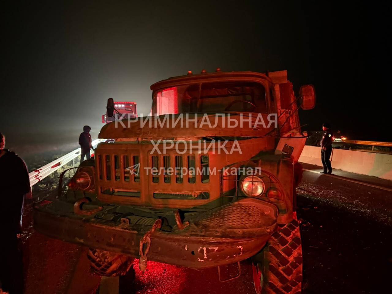 Сегодня, 13 ноября 2025 года, примерно в 19:00, на 15 км автодороги «Махачкала-Буйнакск-Леваши-В.Гуниб», в Буйнакском районе, столкнулись автомобили «Lexus», «ЗИЛ», «LADA Priora» и «LADA Vesta» Сегодня, 13 ноября 2025 года, примерно в 19:00, на 15 км автодороги «Махачкала-Буйнакск-Леваши-В.Гуниб», в Буйнакском районе, столкнулись автомобили «Lexus», «ЗИЛ», «LADA Priora» и «LADA Vesta»