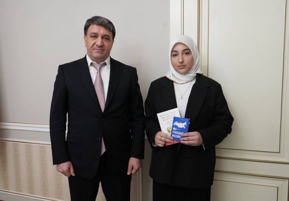 Первые паспорта — первый шаг во взрослую жизнь Первые паспорта — первый шаг во взрослую жизнь