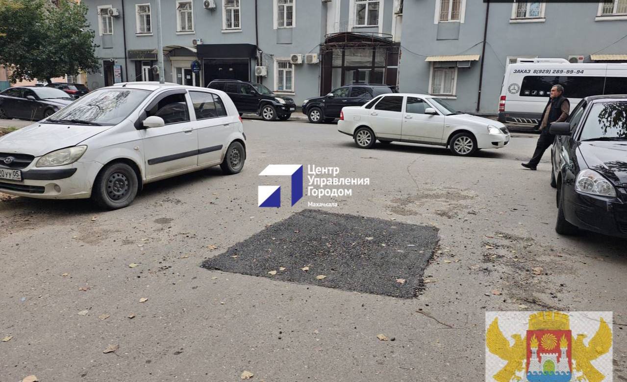 По предписанию управления административно-технической инспекции администрации Махачкалы было восстановлено дорожное полотно на ул. Нахимова и пр. А. Султана По предписанию управления административно-технической инспекции администрации Махачкалы было восстановлено дорожное полотно на ул. Нахимова и пр. А. Султана