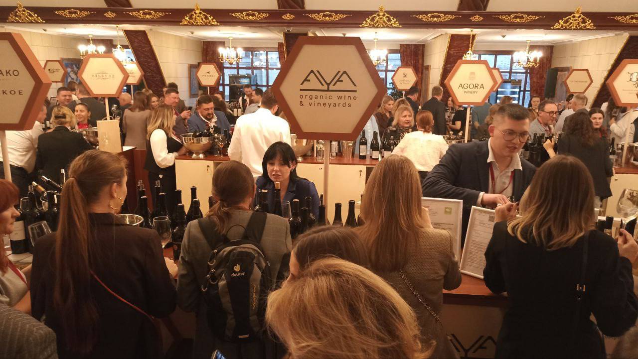 Дагестанские предприятия представили свою продукцию на Российском винодельческом форуме Дагестанские предприятия представили свою продукцию на Российском винодельческом форуме