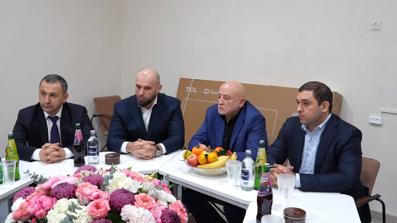 Эмилия Шахабутиновна: В Международный день слепых мэр поддержал махачкалинских общественников Эмилия Шахабутиновна: В Международный день слепых мэр поддержал махачкалинских общественников