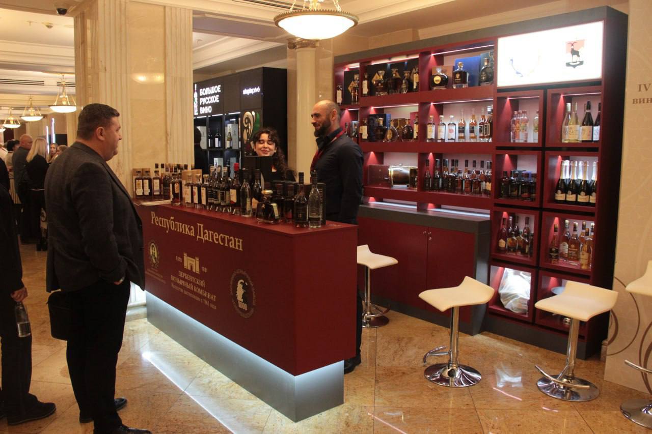 Дагестанские предприятия представили свою продукцию на Российском винодельческом форуме Дагестанские предприятия представили свою продукцию на Российском винодельческом форуме