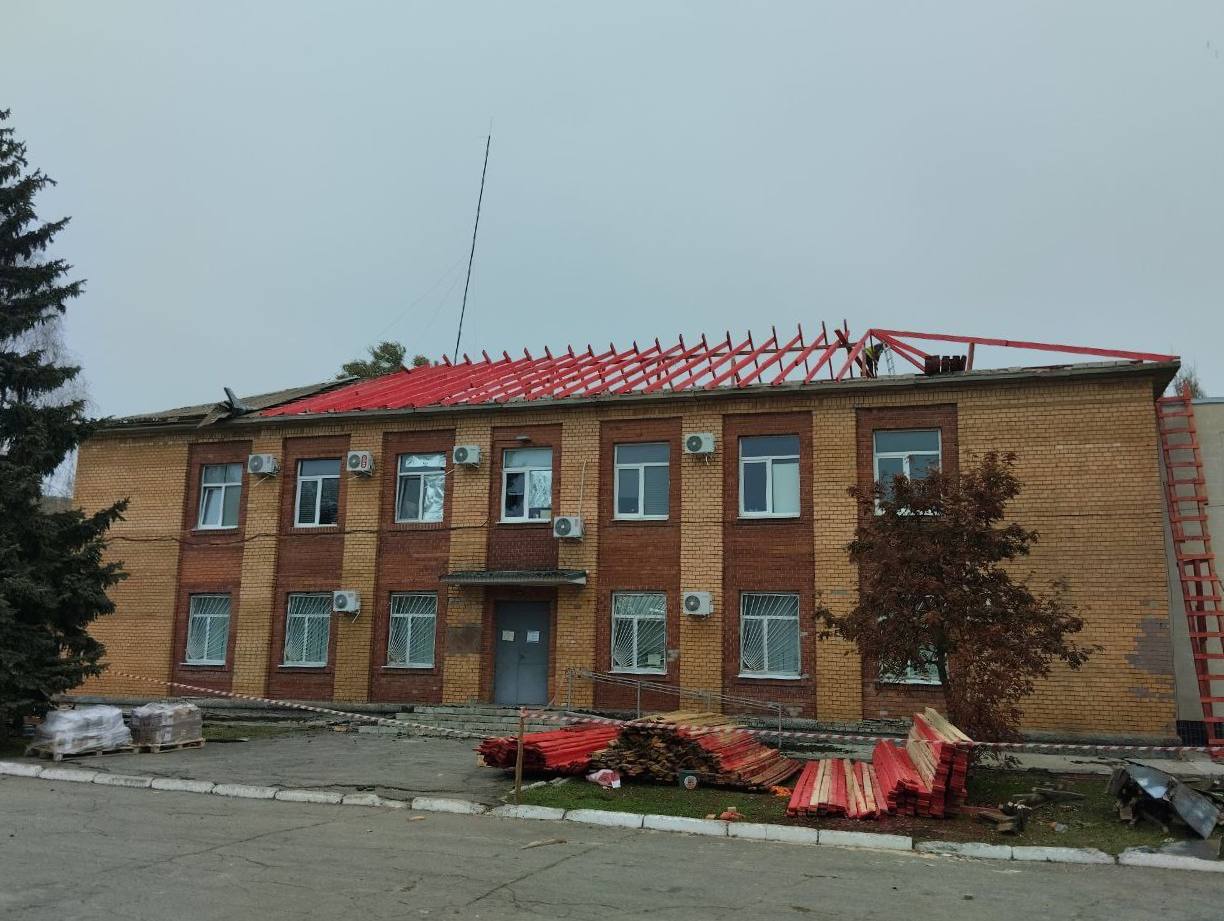 Бригада из Дагестана восстанавливает Администрацию Михайловского района