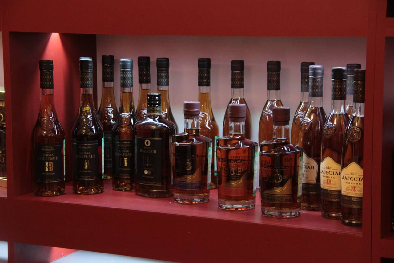 Дагестанские предприятия представили свою продукцию на Российском винодельческом форуме Дагестанские предприятия представили свою продукцию на Российском винодельческом форуме