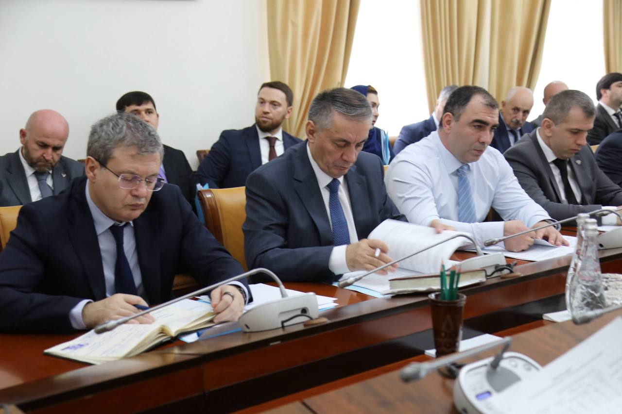 На что потратили 1,2 млрд рублей, выделенных на энергетику Дагестана в текущем году? На что потратили 1,2 млрд рублей, выделенных на энергетику Дагестана в текущем году?