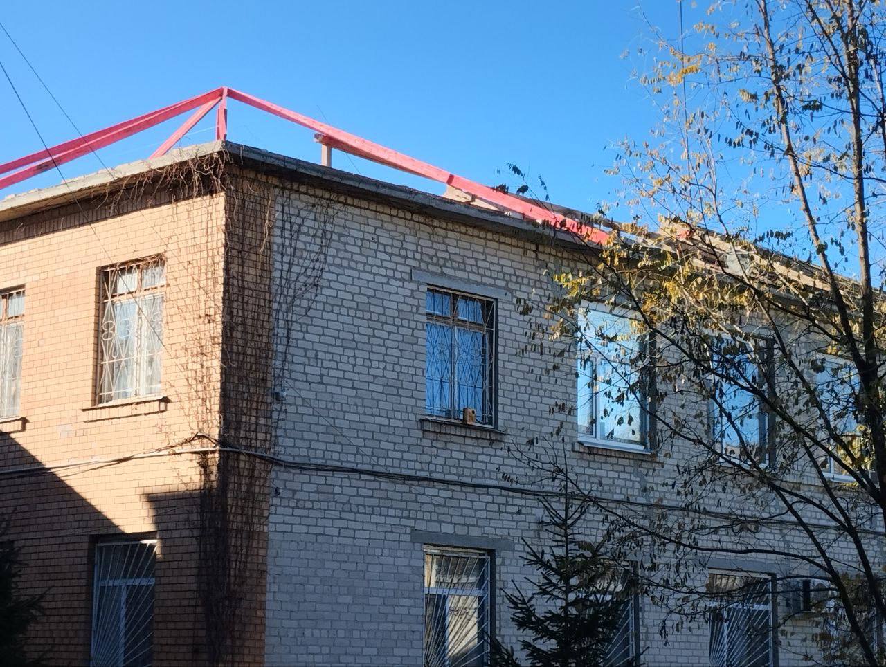 Бригада из Дагестана восстанавливает Администрацию Михайловского района Бригада из Дагестана восстанавливает Администрацию Михайловского района