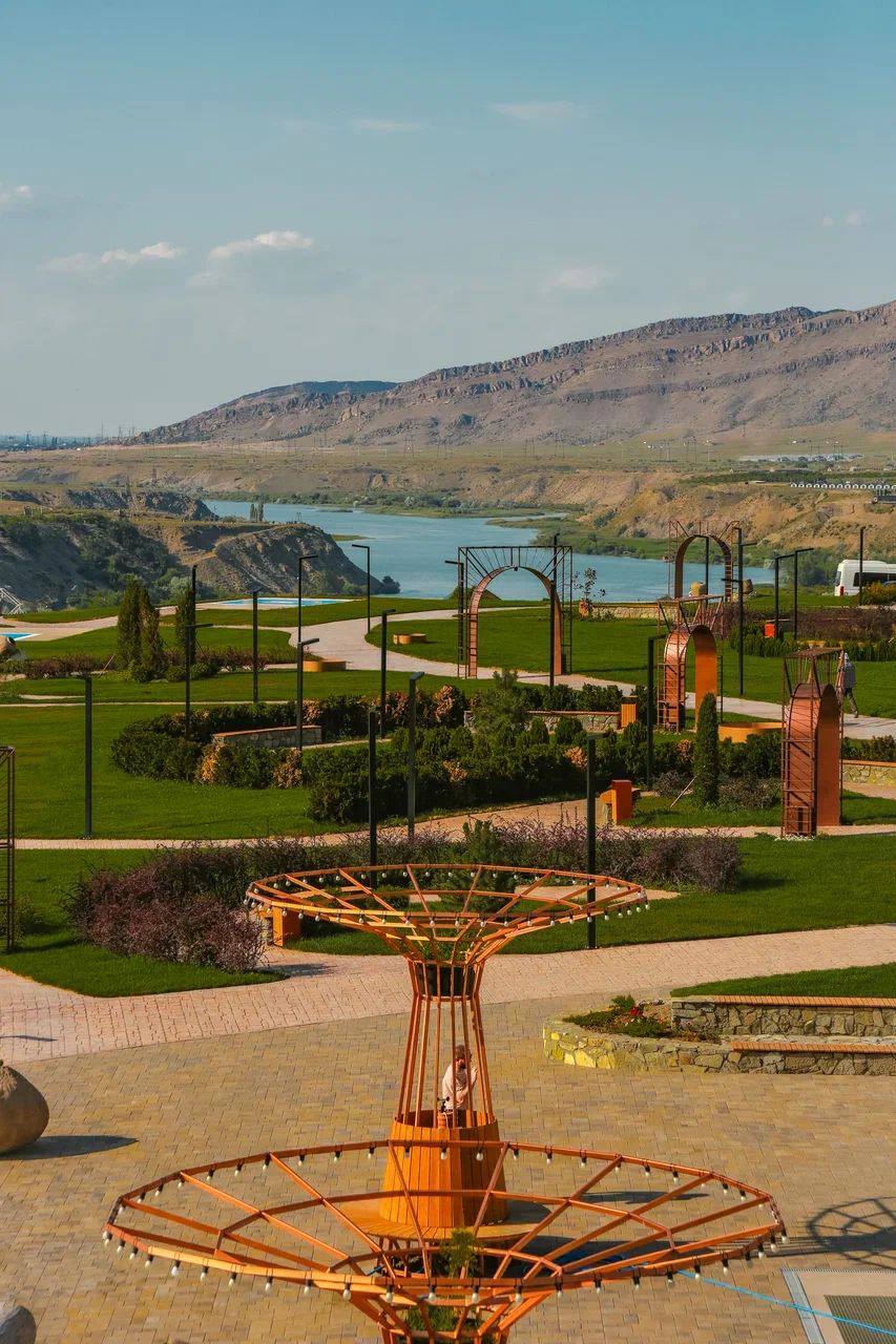 Отель «Аварал» в селе Ново-Зубутли Казбековского района вошел в лонг-лист лучших отелей по версии всероссийской премии WhereToTravel Hotels Отель «Аварал» в селе Ново-Зубутли Казбековского района вошел в лонг-лист лучших отелей по версии всероссийской премии WhereToTravel Hotels