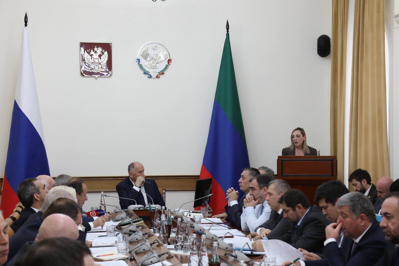 Сети теплоснабжения в Махачкале переводят с наземного в подземное исполнение Сети теплоснабжения в Махачкале переводят с наземного в подземное исполнение