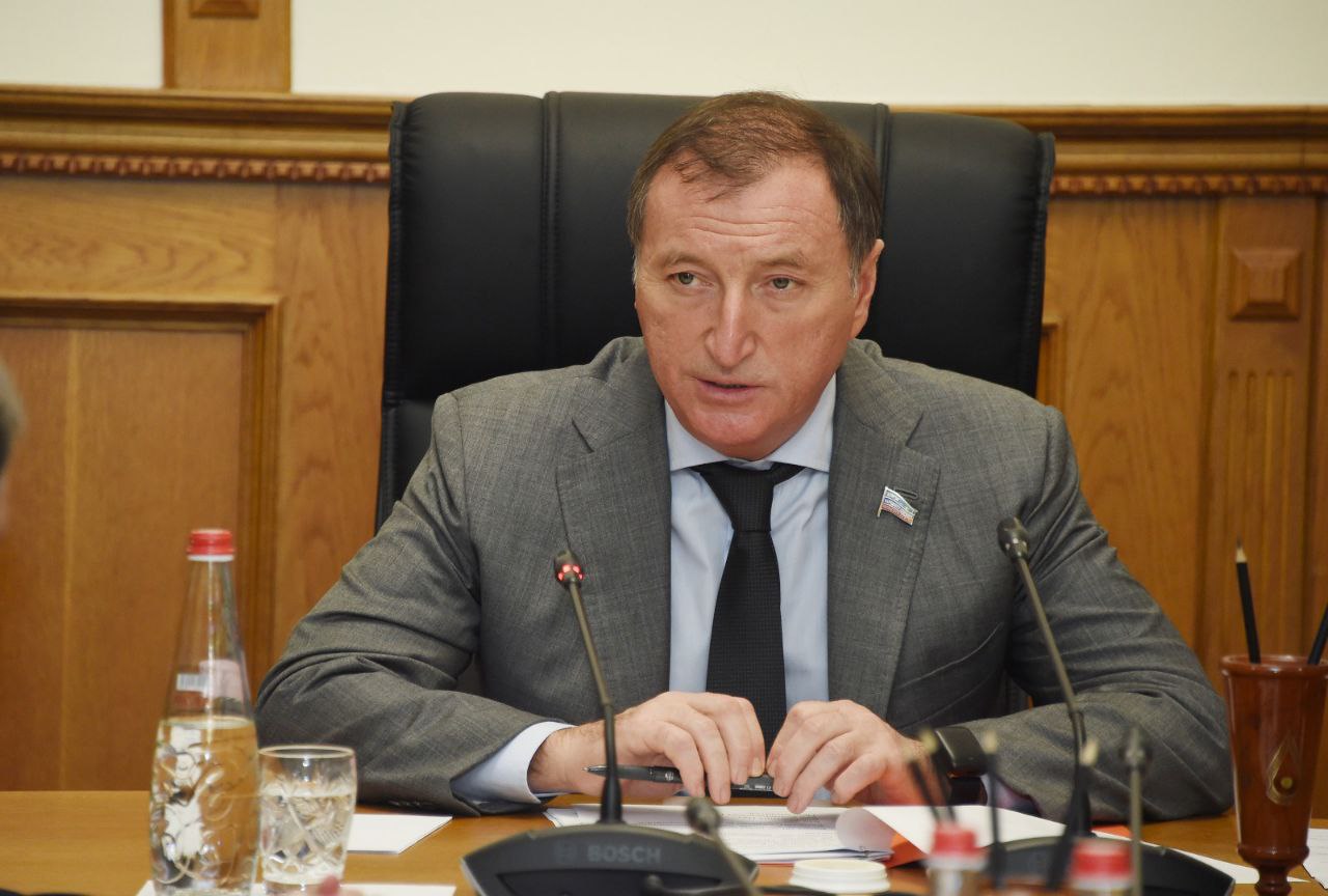 Президиум Народного Собрания Республики Дагестан под председательством спикера парламента Заура Аскендерова определил дату проведения 49-й сессии