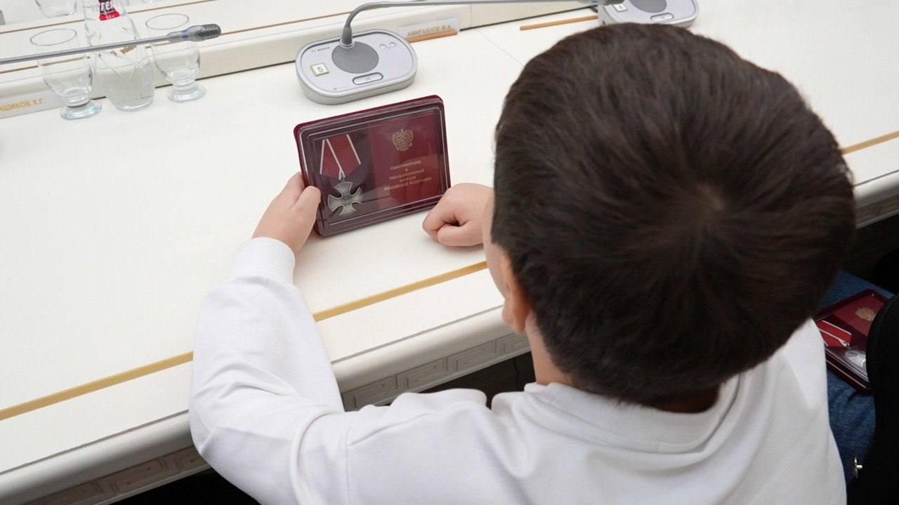 Эмилия Шахабутиновна: Мэр города встретился с родителями и вдовами военнослужащих, погибших в зоне СВО Эмилия Шахабутиновна: Мэр города встретился с родителями и вдовами военнослужащих, погибших в зоне СВО