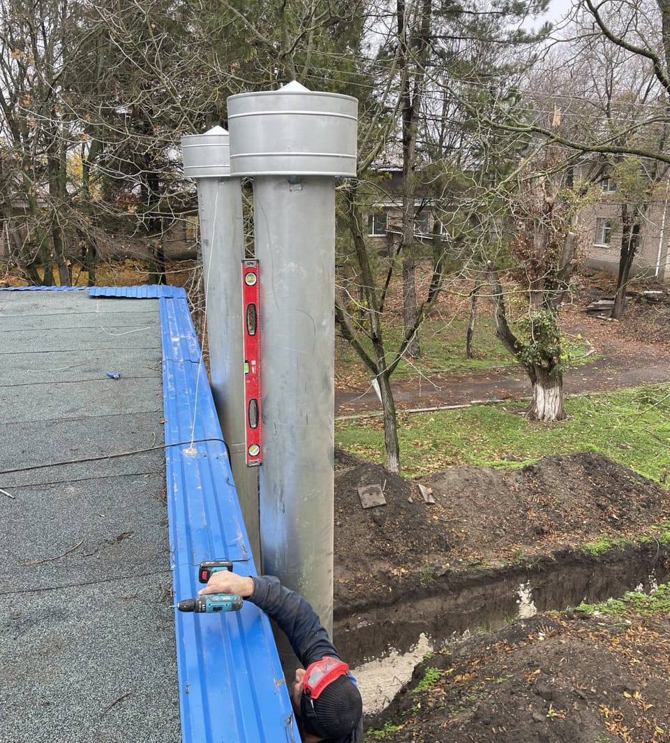 Бригада из Дагестана установила дымоотвод в новой котельной Дома Культуры Тимошевки Михайловского района Бригада из Дагестана установила дымоотвод в новой котельной Дома Культуры Тимошевки Михайловского района