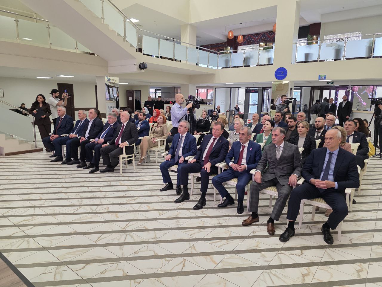 Собравшимся был представлен видеоматериал о работе, проводимой Народным Собранием РД по поддержке детей с ограниченными возможностями здоровья Собравшимся был представлен видеоматериал о работе, проводимой Народным Собранием РД по поддержке детей с ограниченными возможностями здоровья