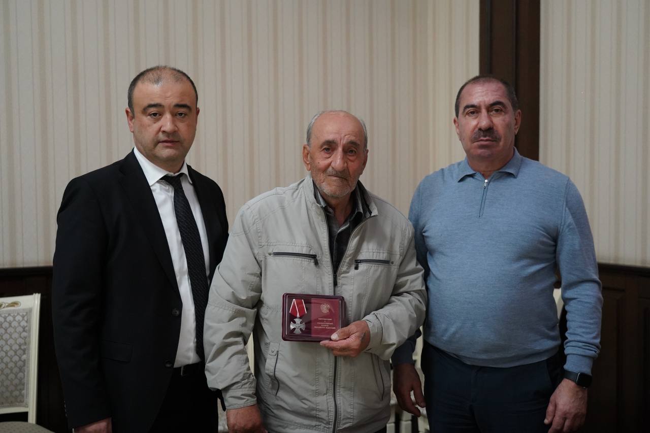 Церемония вручения орденов Мужества семьям военнослужащих, погибших в ходе специальной военной операции, состоялась сегодня в администрации города Церемония вручения орденов Мужества семьям военнослужащих, погибших в ходе специальной военной операции, состоялась сегодня в администрации города