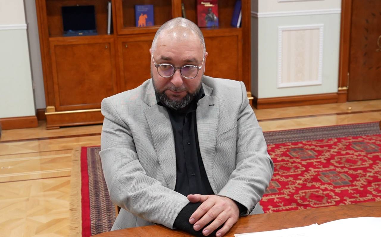 Глава Махачкалы Джамбулат Салавов на встрече с вице-президентом местной общественной организации «Физкультурно-спортивный клуб инвалидов "Анжи"»заверил, что развитие спорта для людей с инвалидностью останется на особом... Глава Махачкалы Джамбулат Салавов на встрече с вице-президентом местной общественной организации «Физкультурно-спортивный клуб инвалидов "Анжи"»заверил, что развитие спорта для людей с инвалидностью останется на особом...