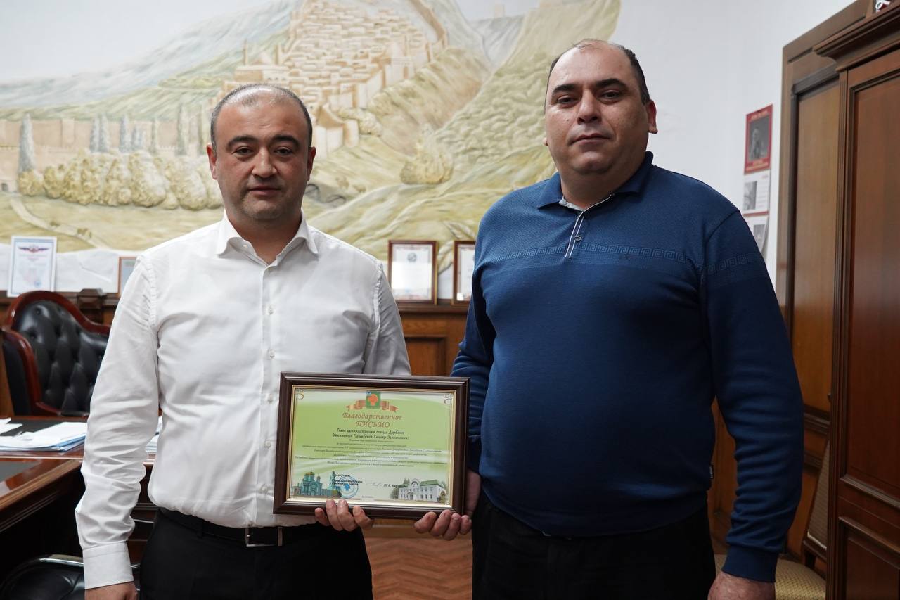 Ханлар Пашабеков: На личном приёме встретился с нашим земляком — участником специальной военной операции Демирбеком Демирбековым, который передал письмо благодарности от администрации Ровеньского района Белгородской области