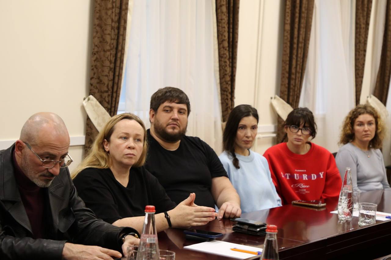 Эмин Мерданов провёл рабочую встречу с делегацией Уральской Ассоциации туризма Эмин Мерданов провёл рабочую встречу с делегацией Уральской Ассоциации туризма