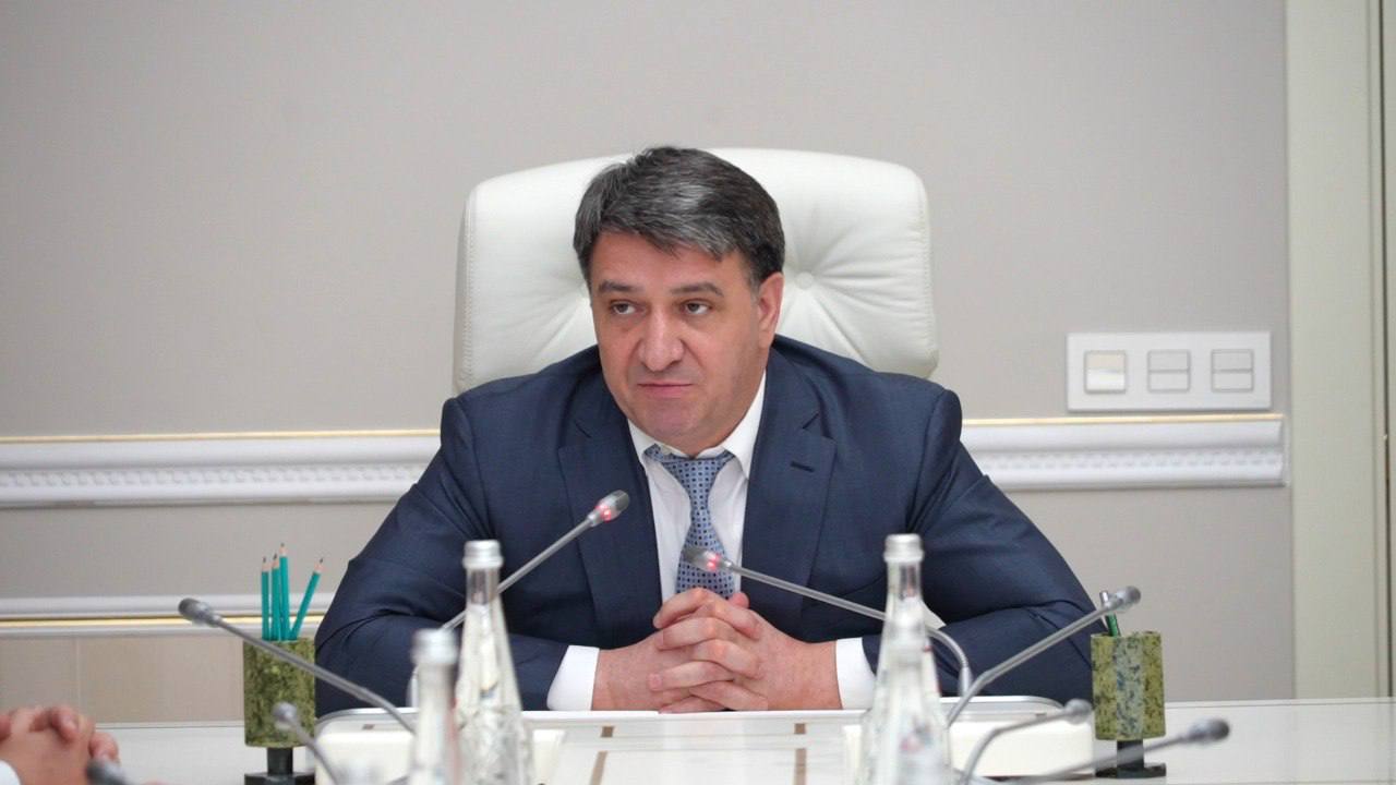 Джамбулат Салавов: Также передал государственные награды родственникам военнослужащих, погибших в зоне проведения специальной военной операции Джамбулат Салавов: Также передал государственные награды родственникам военнослужащих, погибших в зоне проведения специальной военной операции