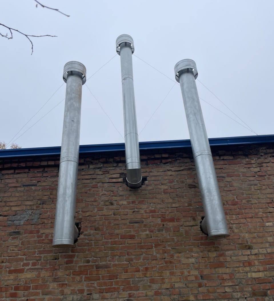 Бригада из Дагестана установила дымоотвод в новой котельной Бригада из Дагестана установила дымоотвод в новой котельной